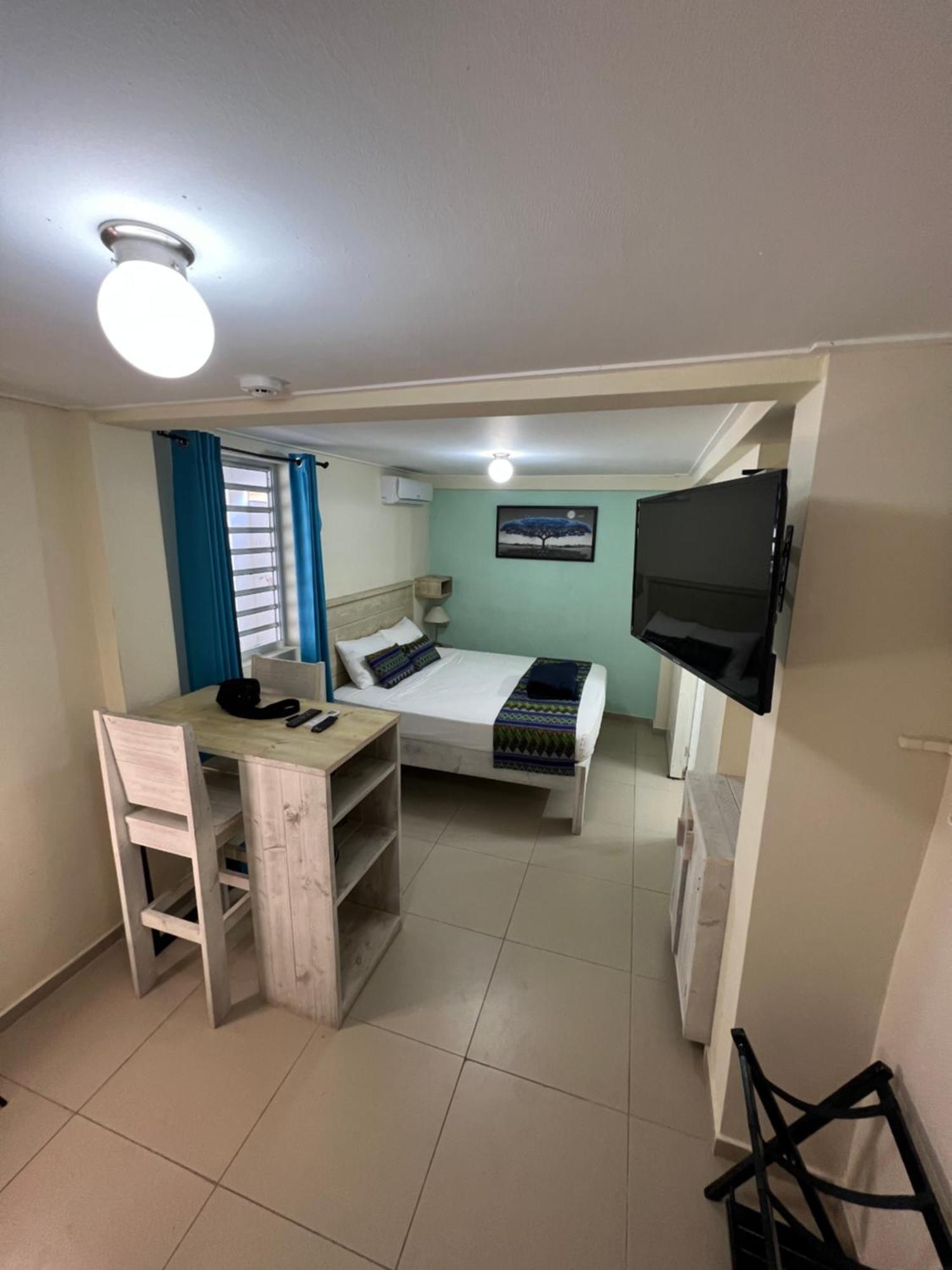 Mustique Suites Curacao Виллемстад Экстерьер фото