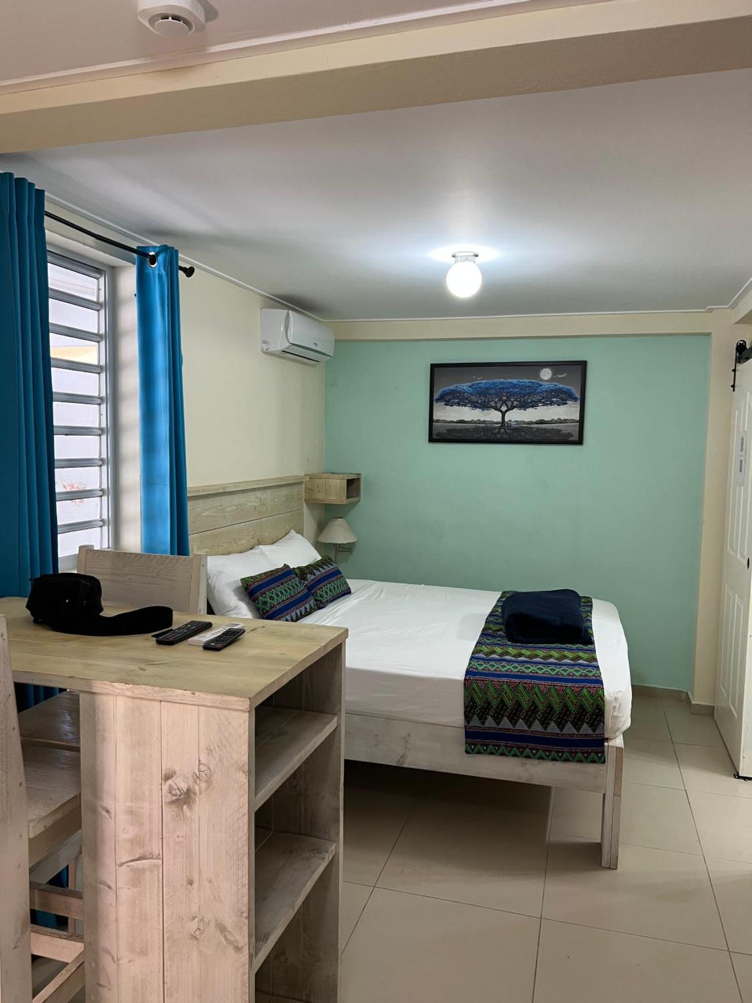 Mustique Suites Curacao Виллемстад Экстерьер фото